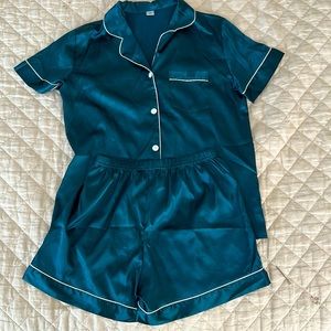 Matching silk pajamas. Teal, size small.